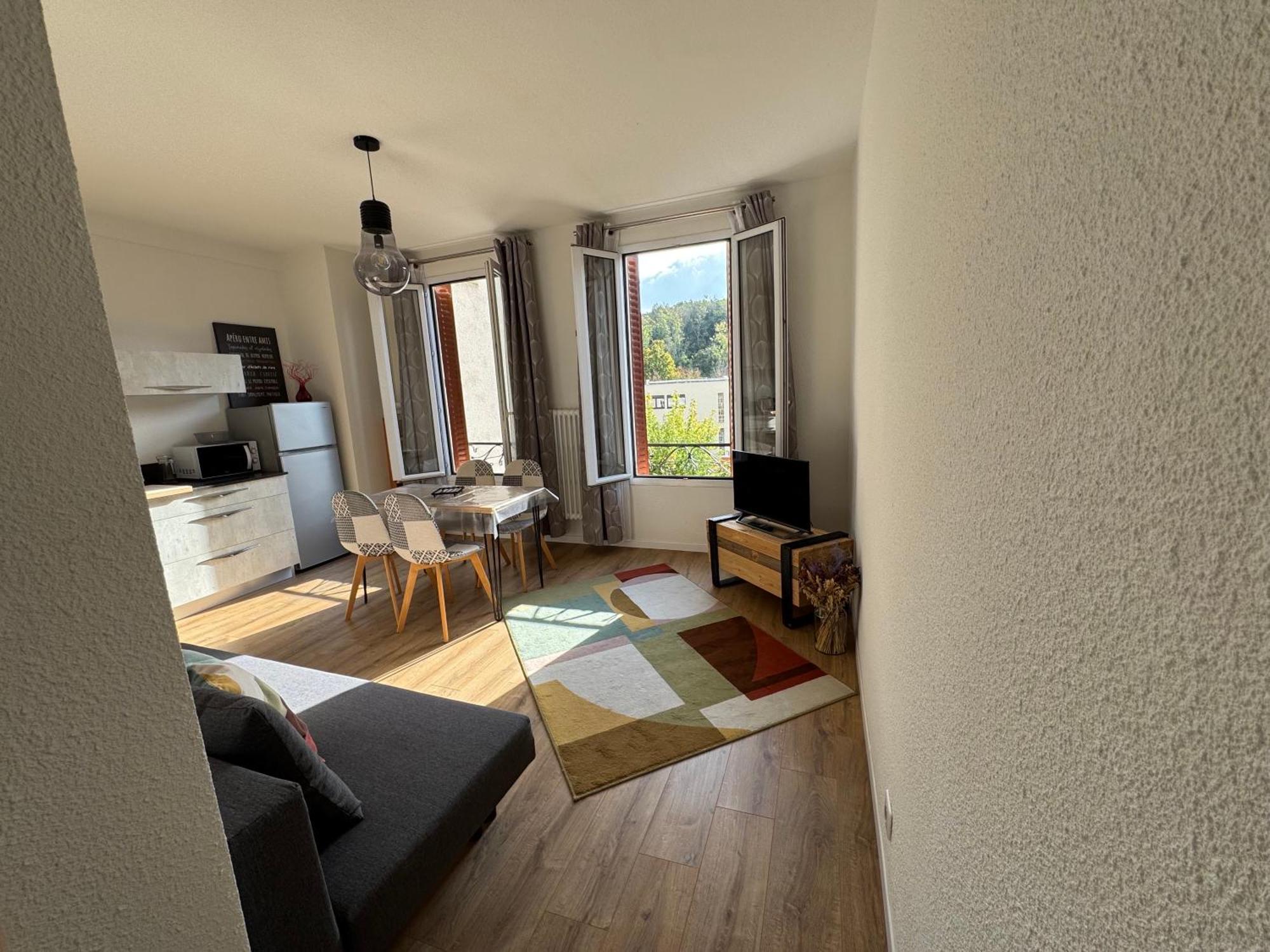 Appartement Le Madargue Idealement Place Chatel-Guyon Luaran gambar